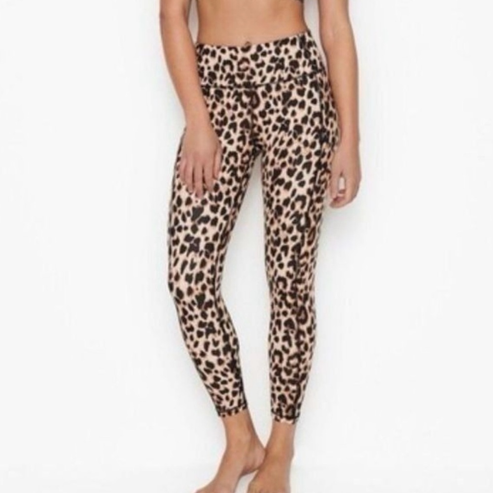 Victoria’s Secret Cheetah Print Leggings Size Medium